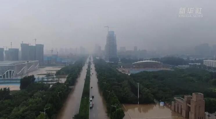 豫飛在行動(dòng)丨日夜奮戰(zhàn)卸物資，齊心協(xié)力抗災(zāi)情